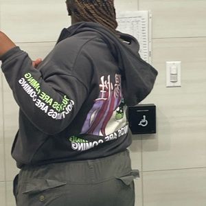 Meet your Posher, Fehintola